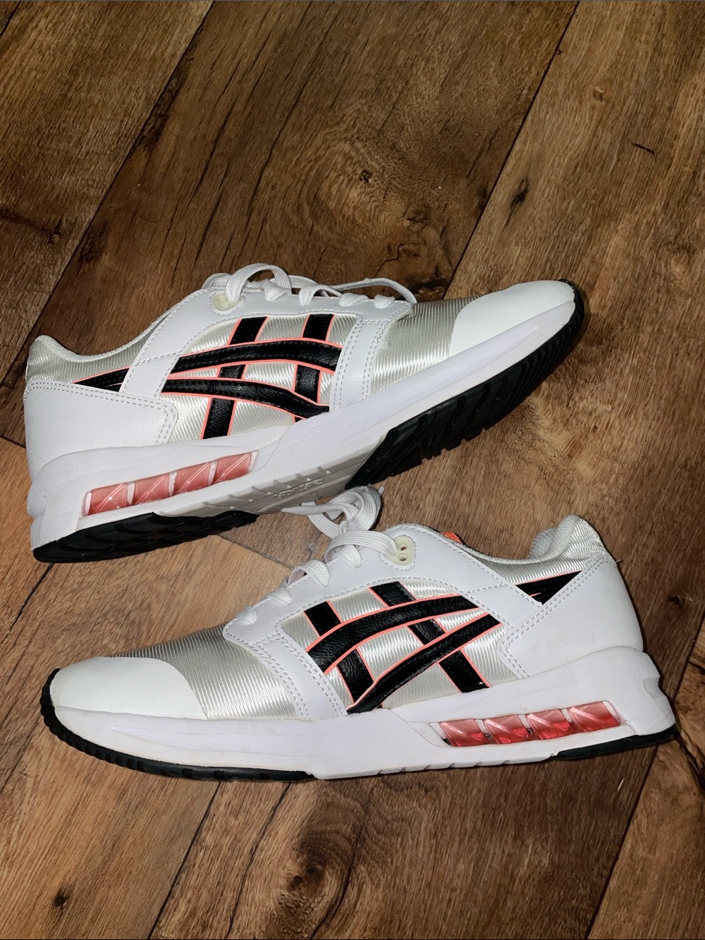 ASICS Gel Saga Sou White Sneakers with Neon Orange Accents Men Size 7.5 woman 9 - Picture 4 of 8